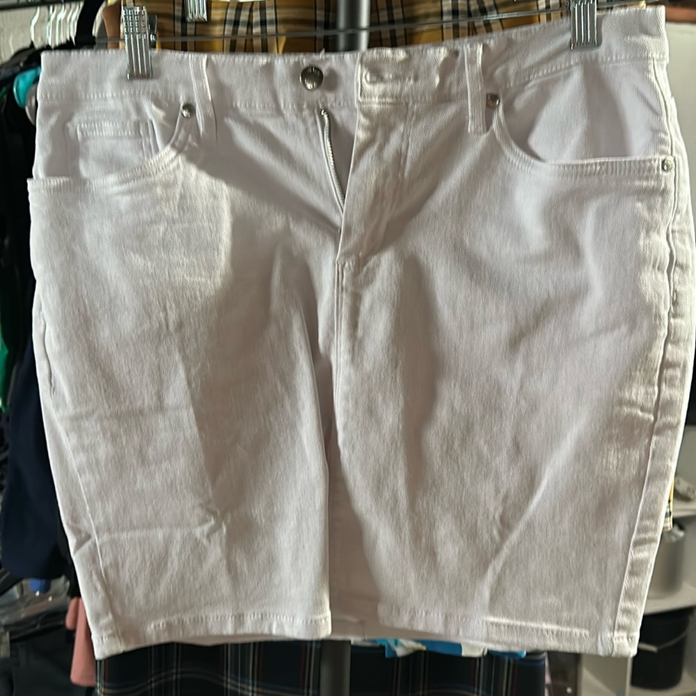 White denim skirt